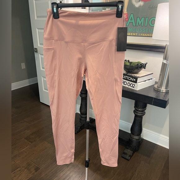 Super cute leggings, NWT, with pockets - Picture 1 of 5